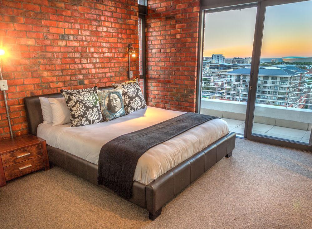 Penthouse Apartment *